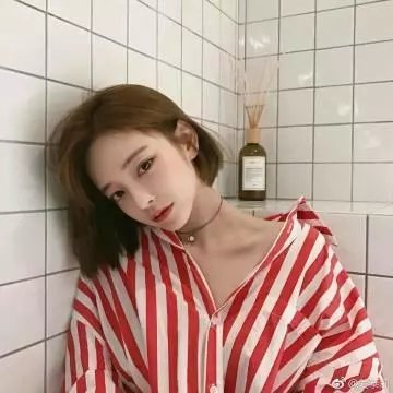 女孩年轻时所遭受的苦楚